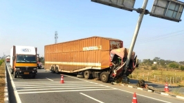 Bad DAy !!! TOP Dangerous Idiots Truck  Operator Skills