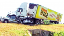 Best Top New Dangerous Truck & Car Crash On Highway - Idiot At Work September Fails Of Year 