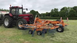 Case IH 1455XL and Claas Baler (Abimac's front-mounted twin-rotor rake on a retro)