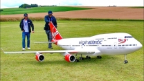 GIGANTIC RC MODEL BOEING 747-400 / ELECTRIC EDF ENGINE AIRLINER JET FROM TYLER PERRY / FLIGHT DEMO