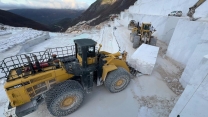 Komatsu WA900 & Komatsu WA800 Wheel Loaders With Skillful Operators In Action