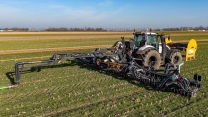 Veenhuis slurry injector | Black & White combo | Valtra tractors