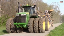 620 hp JOHN DEERE Tractors on the Move in Spring Field Work