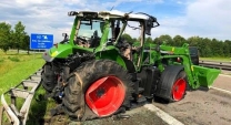 An Extreme Situation! Tractors John Deere, Fendt VS Idiot!